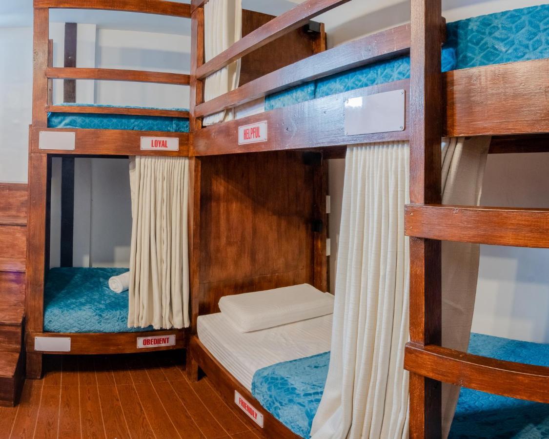 Public House Hostel Lapu-Lapu City Eksteriør billede