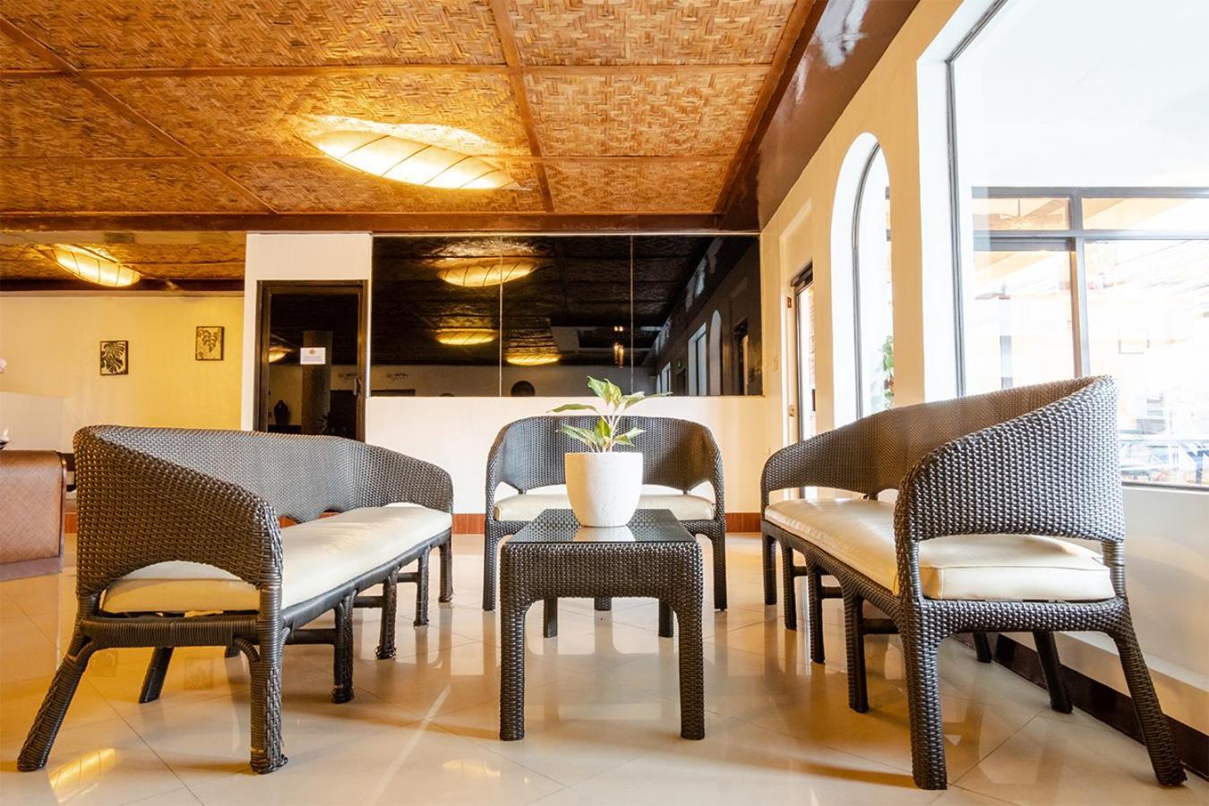 Public House Hostel Lapu-Lapu City Eksteriør billede